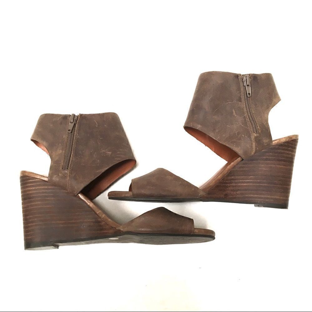 ‎Lucky Brand Raisza stacked heel sandals 9.5